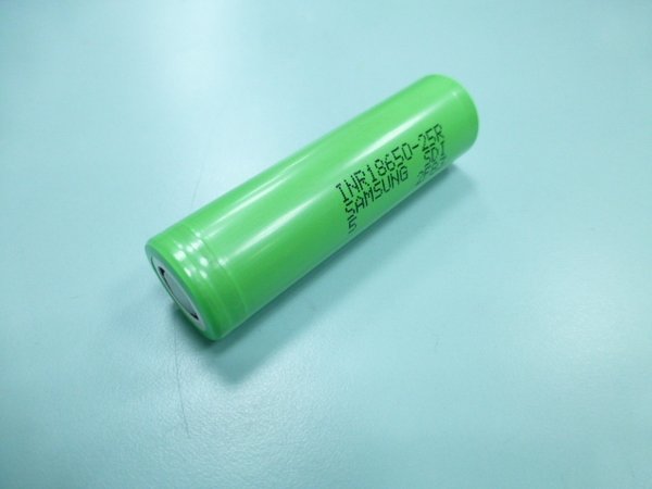 Samsung INR18650-25R 30A battery