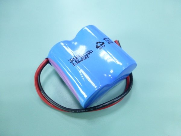 2.4V 2500mAh 2xC ni-cd battery pack ( Size C side by side ) with 2 wire output