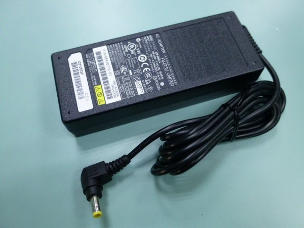 Fujitsu 19V 4.22A 80W ADP-80NB A ac adapter