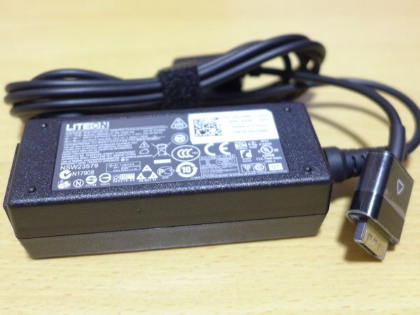 Dell D28MD Streak 19V 1.58A ac adapter