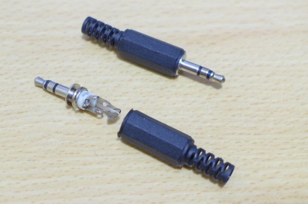 3.5mm audio jack with solder tab