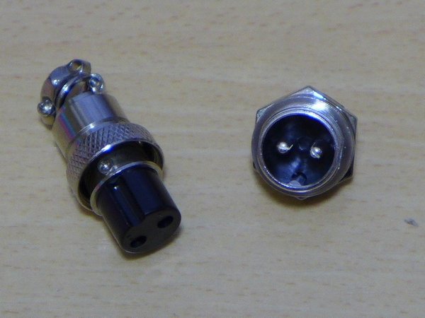 2 pin in-line female microphone connector with locking ring