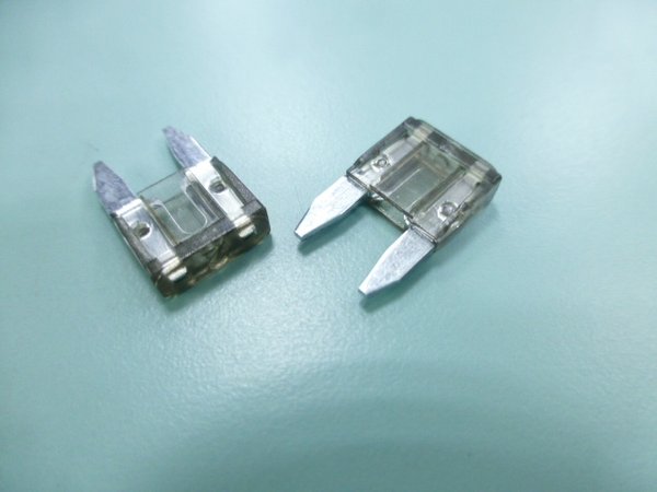 2A Grey colour mini blade  car fuse