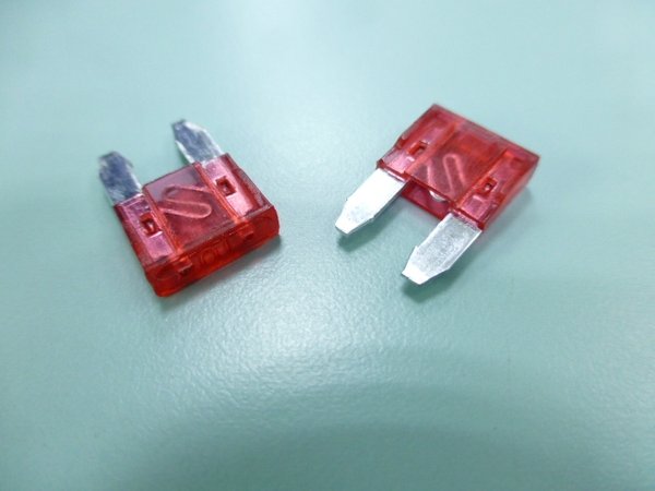 10A Red colour mini blade car fuse