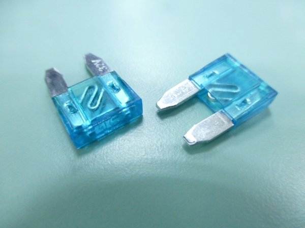 15A Blue colour mini blade car fuse