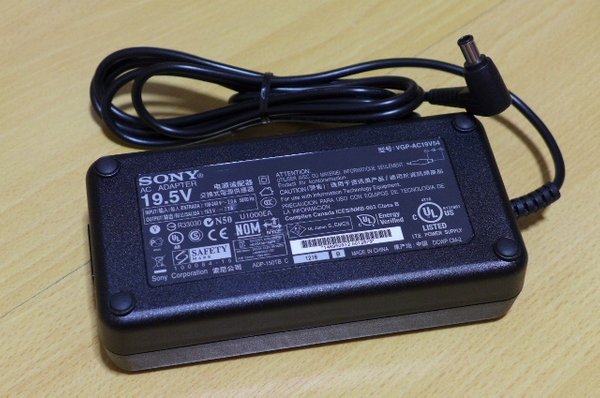 Sony VGP-AC19V54 19V 7.7A ac adapter