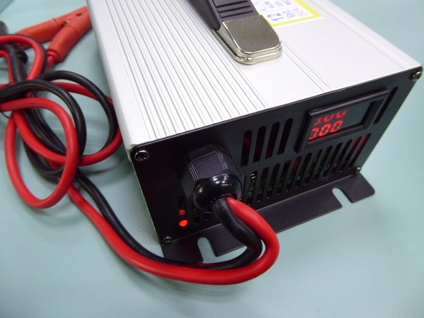 12V 50A 3-Stage Auto battery charger for wet, AGM, SLA Gel battery