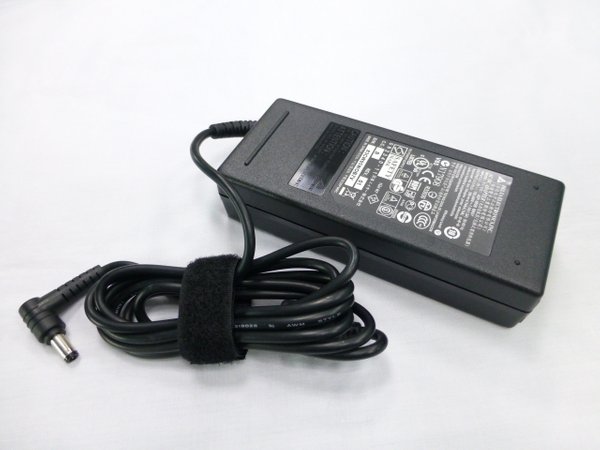 Asus ADP-90YD B 19V 4.74A ac adapter / battery charger