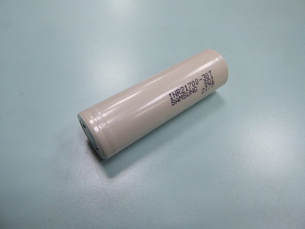 Samsung INR21700-30T 3.7V 3000mAh 35A Li-ion battery