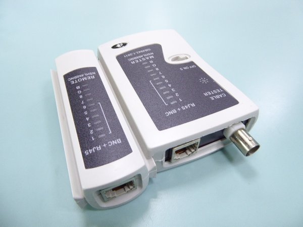 RJ45 and BNC network cable tester