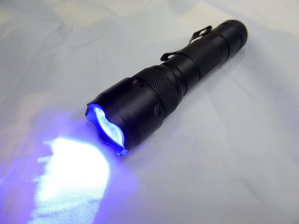 LED UV 365 nm blacklight torch