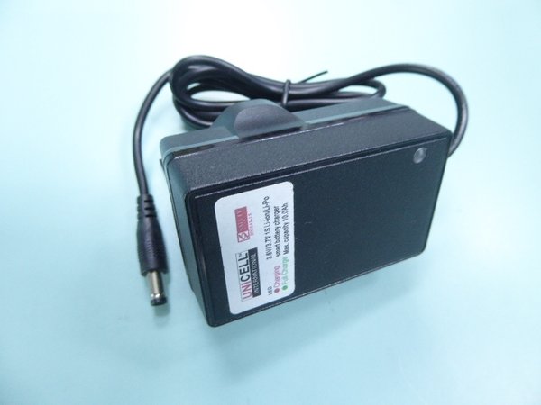 Singapore safety mark 4.2V li-ion battery charger with LED indicator