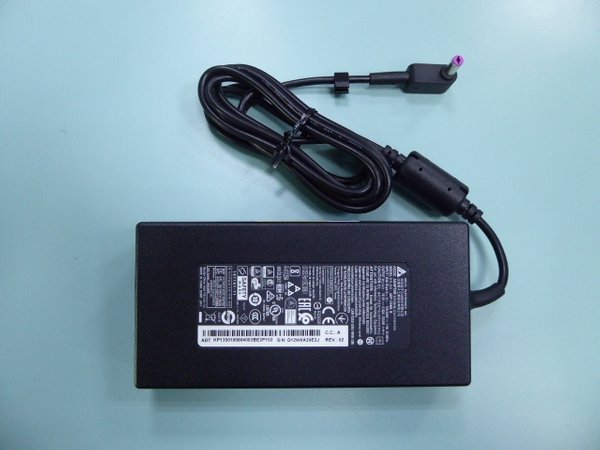 Original Delta electronic 19.5V 6.92A ac adapter for Delta ADP-135NB B laptop charger